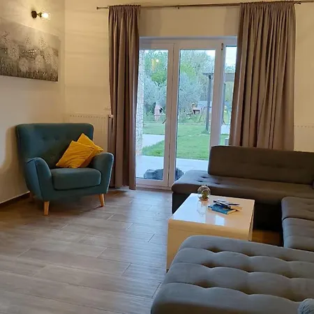 Villa 2 By Guide